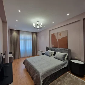 In Baku 180.0 m² apartment is for rent - Image 9
