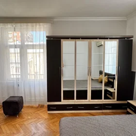 In Səbail rayonu 45.0 m² apartment is for rent - Image 2
