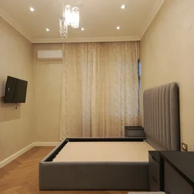 In Baku 170.0 m² apartment is for rent - Image 8
