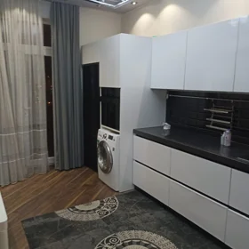 In Baku 170.0 m² apartment is for rent - Image 2