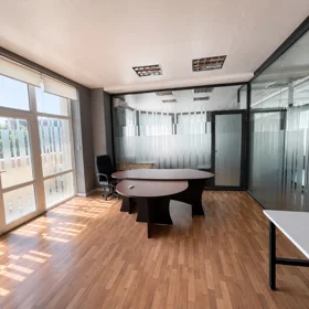 In Baku 80.0 m² commercial is for rent - Image 2