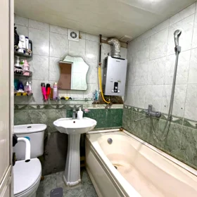 In Baku 70.0 m² apartment is for sale - Image 9