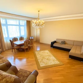 Baku-da 140.0 m2 mənzil satılır