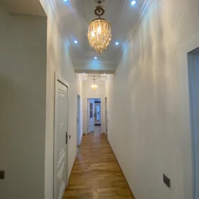 In Baku 110.0 m² apartment is for rent - Image 9