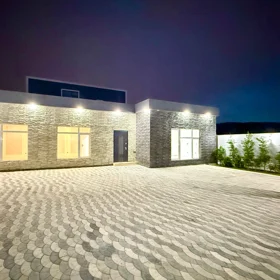 In nan 180.0 m² house with 5.0 rooms is for sale - Image 4