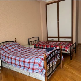 In Baku 90.0 m² apartment is for sale - Image 2