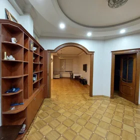 In Baku 90.0 m² apartment is for sale - Image 3