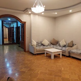 In Baku 90.0 m² apartment is for sale - Image 5