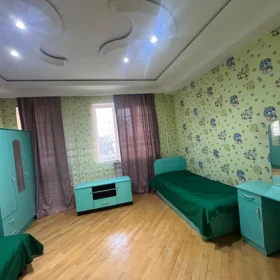 In Baku 140.0 m² apartment is for sale - Image 3