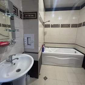 In Baku 140.0 m² apartment is for sale - Image 6