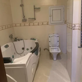 In Baku 102.0 m² apartment is for rent - Image 2