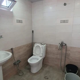 In Baku 56.0 m² apartment is for rent - Image 8
