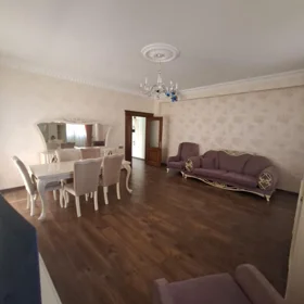 In Baku 145.0 m² apartment is for rent - Image 2