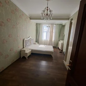 In Baku 145.0 m² apartment is for rent - Image 4