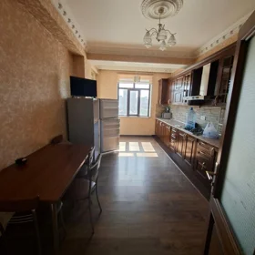 In Baku 145.0 m² apartment is for rent - Image 5