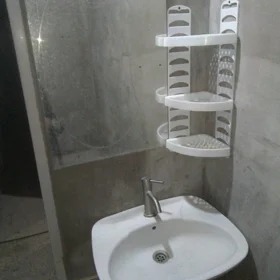In Baku 35.0 m² house with 2.0 rooms is for rent - Image 7