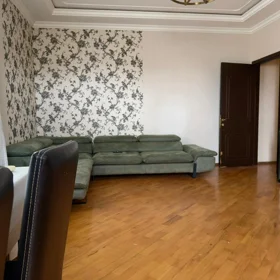 In Baku 140.0 m² apartment is for rent - Image 3
