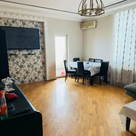 In Baku 140.0 m² apartment is for rent - Image 4