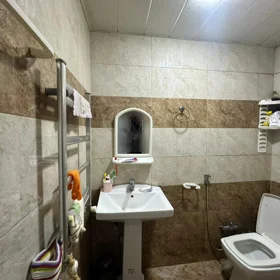 In Khirdalan 105.0 m² house with 4.0 rooms is for sale - Image 9