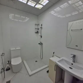 In Baku 64.0 m² apartment is for rent - Image 8