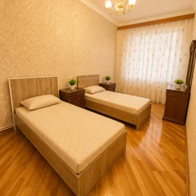 In Baku 135.0 m² apartment is for rent - Image 4