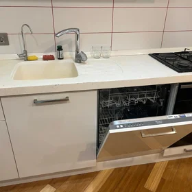 In Baku 130.0 m² apartment is for rent - Image 3