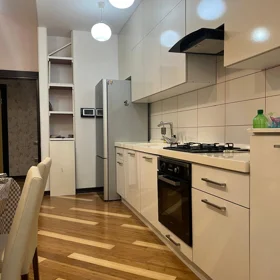 In Baku 130.0 m² apartment is for rent - Image 8