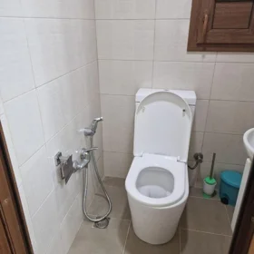 In Baku 100.0 m² apartment is for rent - Image 2