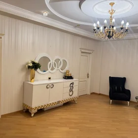In Baku 180.0 m² apartment is for rent - Image 3