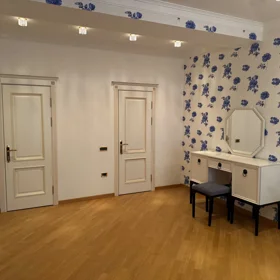 In Baku 180.0 m² apartment is for rent - Image 9
