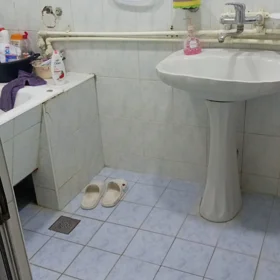In Baku 90.0 m² apartment is for sale - Image 4