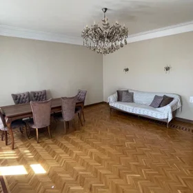 In Səbail rayonu 100.0 m² apartment is for rent - Image 2
