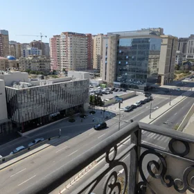 In Baku 120.0 m² apartment is for rent - Image 4