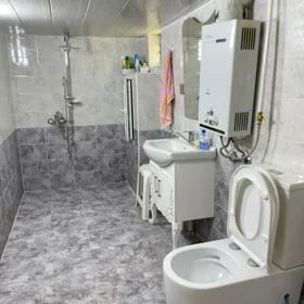 In Baku 160.0 m² house with 5.0 rooms is for sale - Image 9