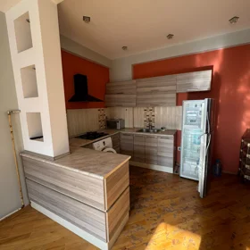 In Baku 70.0 m² apartment is for rent - Image 4