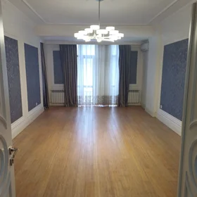 In Baku 145.0 m² apartment is for rent - Image 6
