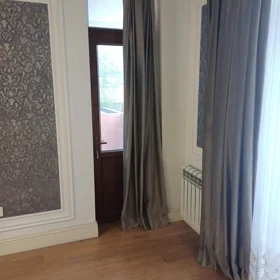 In Baku 145.0 m² apartment is for rent - Image 8