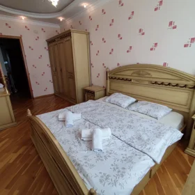 In Baku 140.0 m² apartment is for rent - Image 3