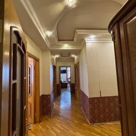 In Baku 140.0 m² apartment is for rent - Image 4