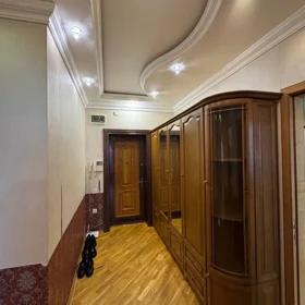 In Baku 140.0 m² apartment is for rent - Image 5