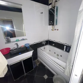 In Baku 60.0 m² apartment is for rent - Image 6