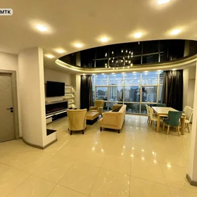 In Baku 110.0 m² apartment is for rent - Image 2