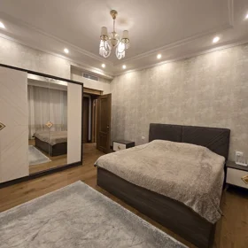 In Baku 250.0 m² apartment is for rent - Image 2