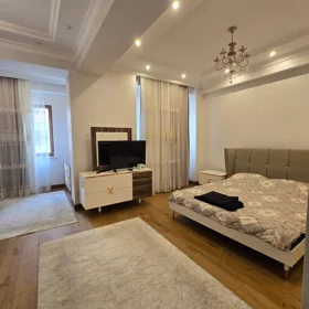 In Baku 250.0 m² apartment is for rent - Image 6