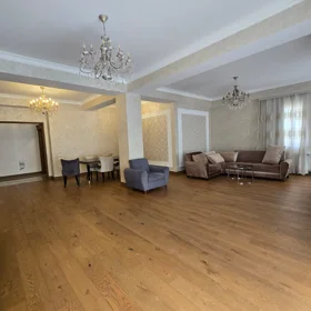 In Baku 250.0 m² apartment is for rent - Image 10