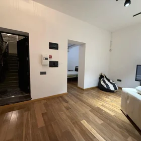 In Baku 75.0 m² apartment is for rent - Image 6