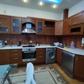 In Baku 85.0 m² apartment is for rent - Image 10
