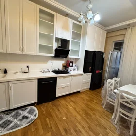 In Baku 100.0 m² apartment is for rent - Image 9
