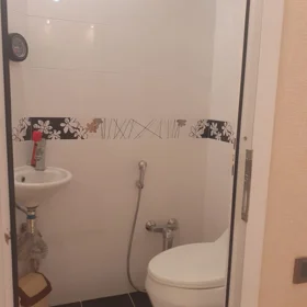 In Baku 80.0 m² apartment is for rent - Image 2