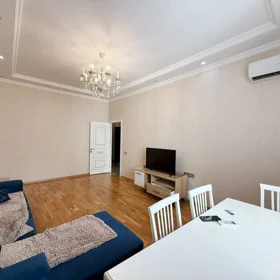 In Baku 70.0 m² apartment is for rent - Image 3